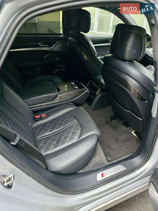 Седан Audi S8 2014 в Киеве