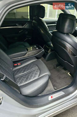Седан Audi S8 2014 в 