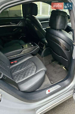 Седан Audi S8 2014 в 