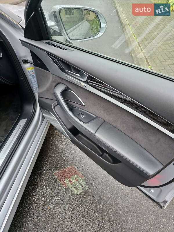 Седан Audi S8 2014 в Киеве