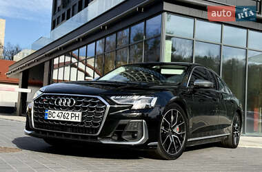 Седан Audi S8 2022 в Львове Седан Audi S8 2022 в Львове