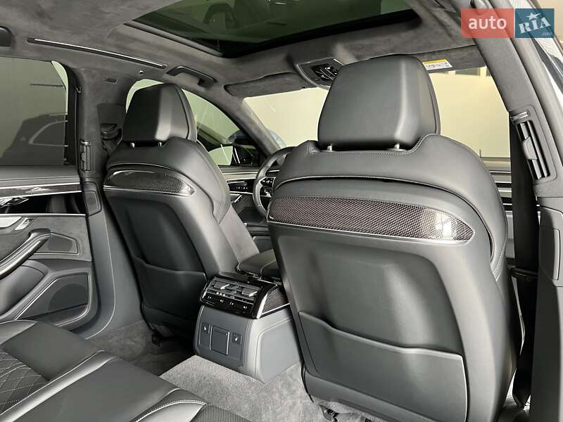 Седан Audi S8 2022 в Києві