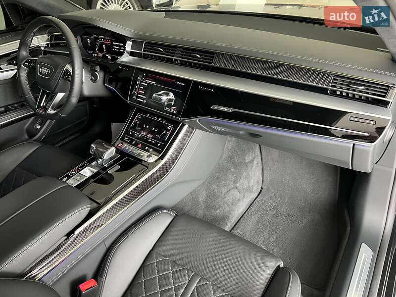 Седан Audi S8 2022 в Києві