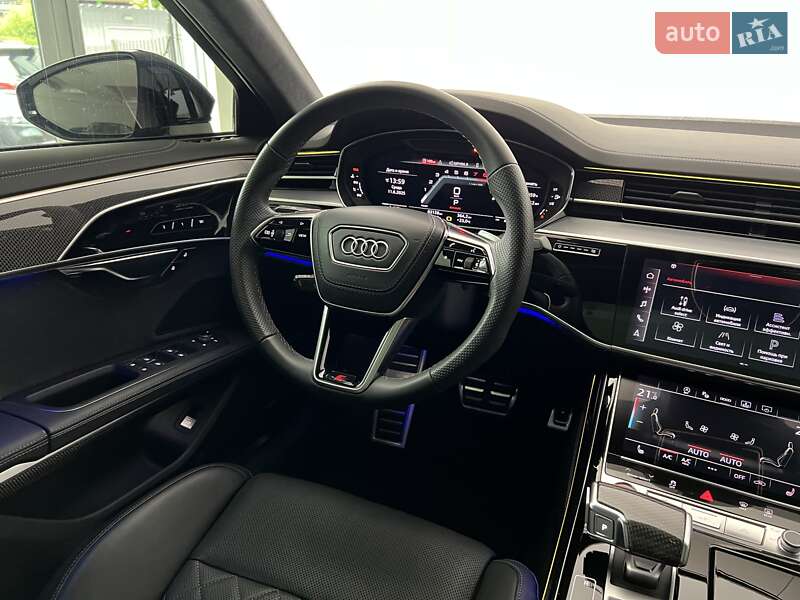 Седан Audi S8 2022 в Києві
