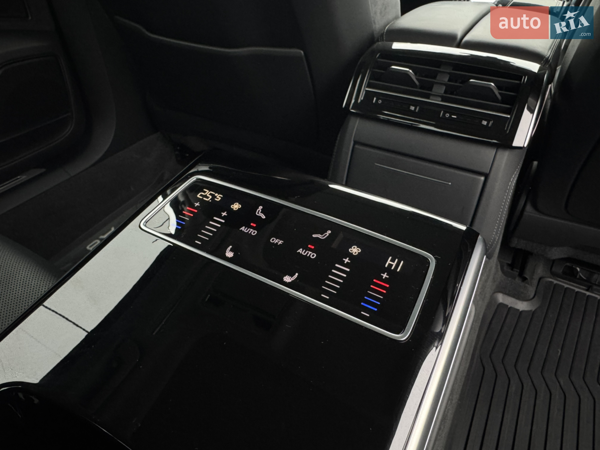 2022 Audi S8 - мініатюра 23