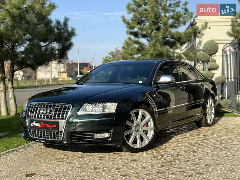 Седан Audi S8 2010 в Одесі