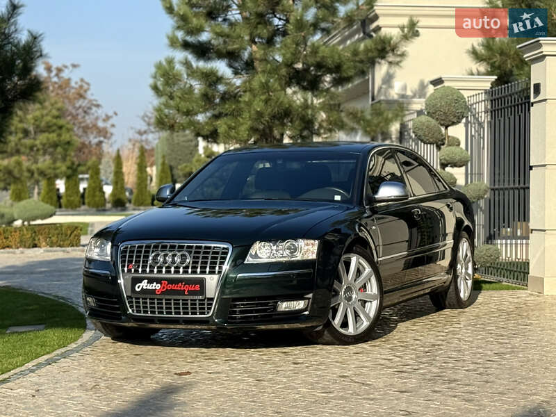 Седан Audi S8 2010 в Одесі