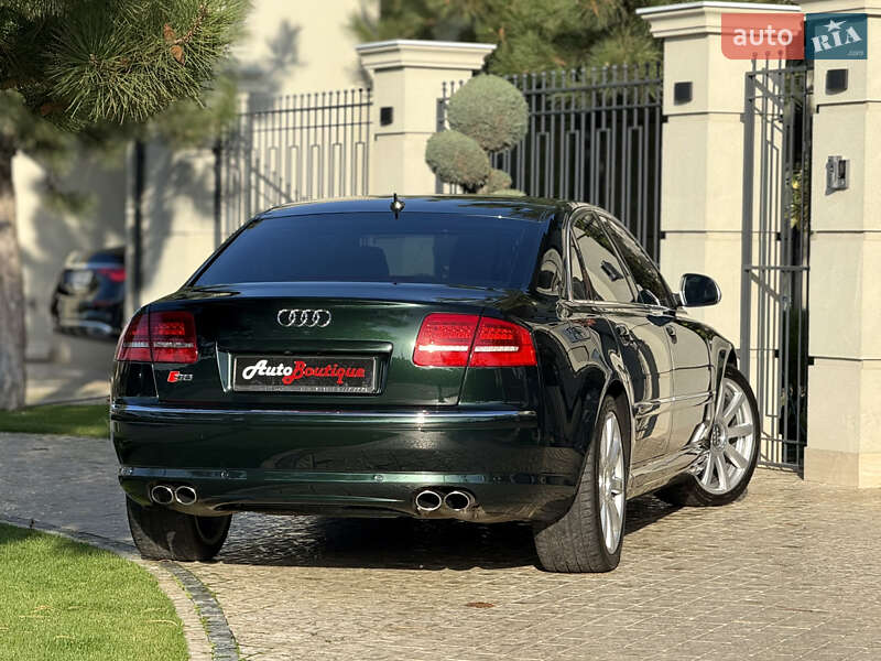 Седан Audi S8 2010 в Одесі