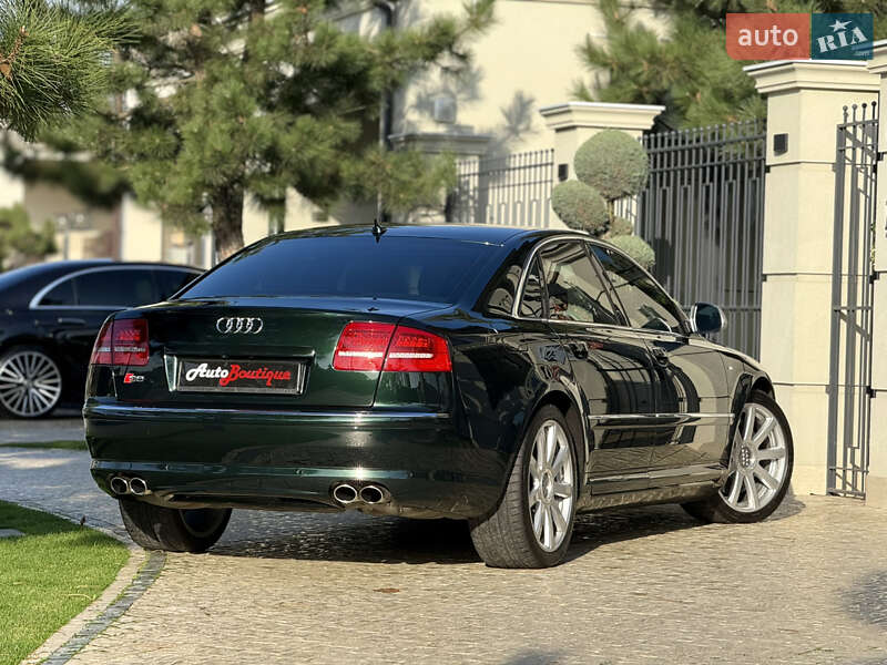Седан Audi S8 2010 в Одесі