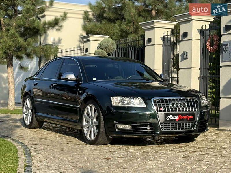 Audi S8 2010