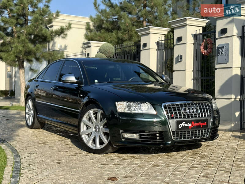 Седан Audi S8 2010 в Одесі