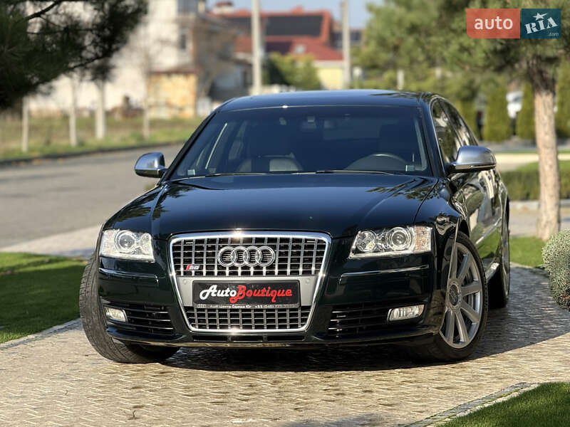 Седан Audi S8 2010 в Одесі