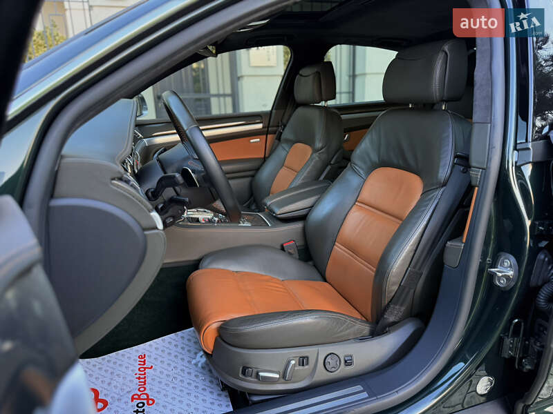 Седан Audi S8 2010 в Одесі