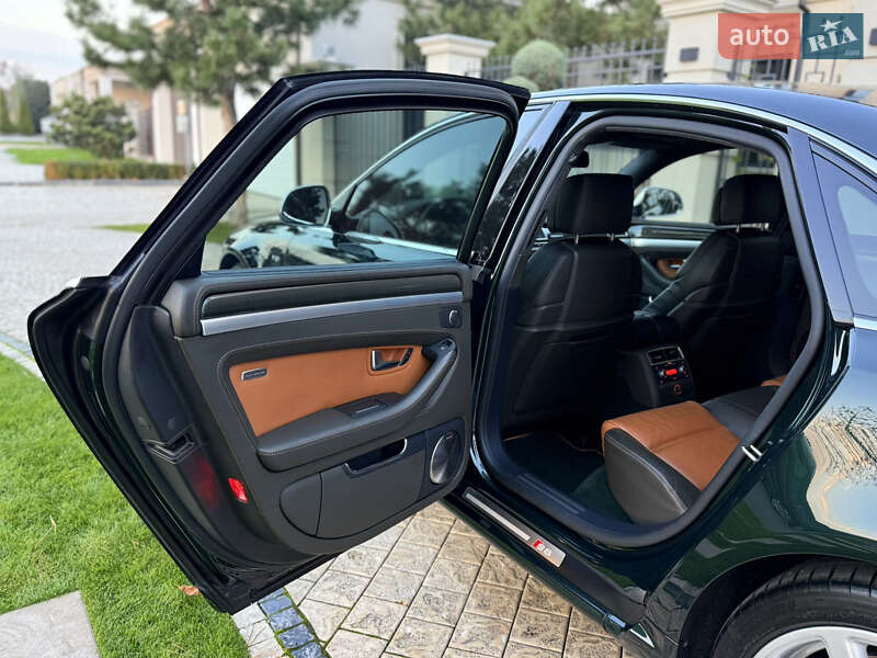 Седан Audi S8 2010 в Одесі