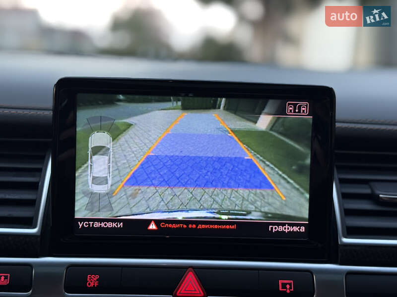 Седан Audi S8 2010 в Одесі