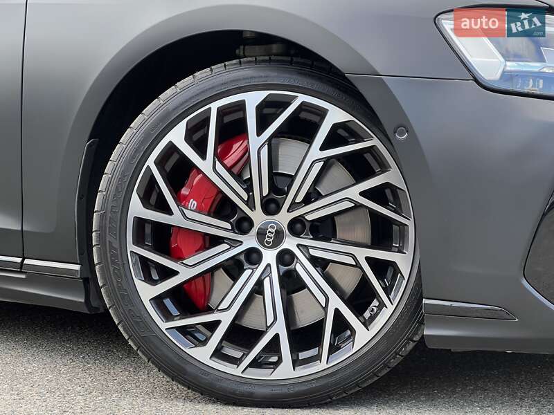 Седан Audi S8 2022 в Киеве