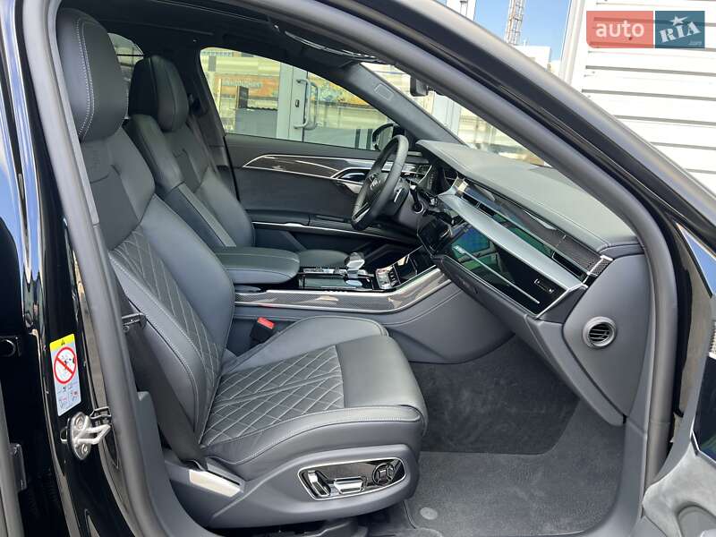 Седан Audi S8 2022 в Киеве