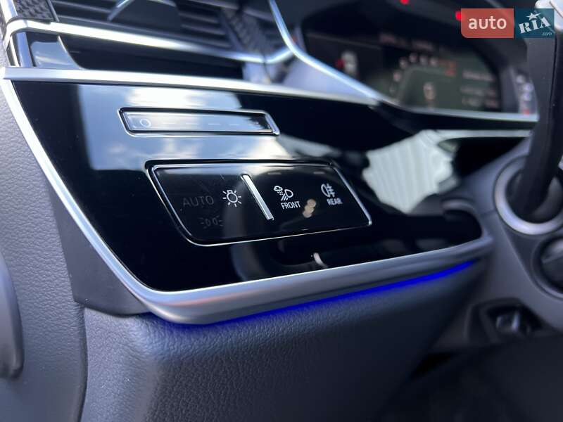 Седан Audi S8 2022 в Киеве
