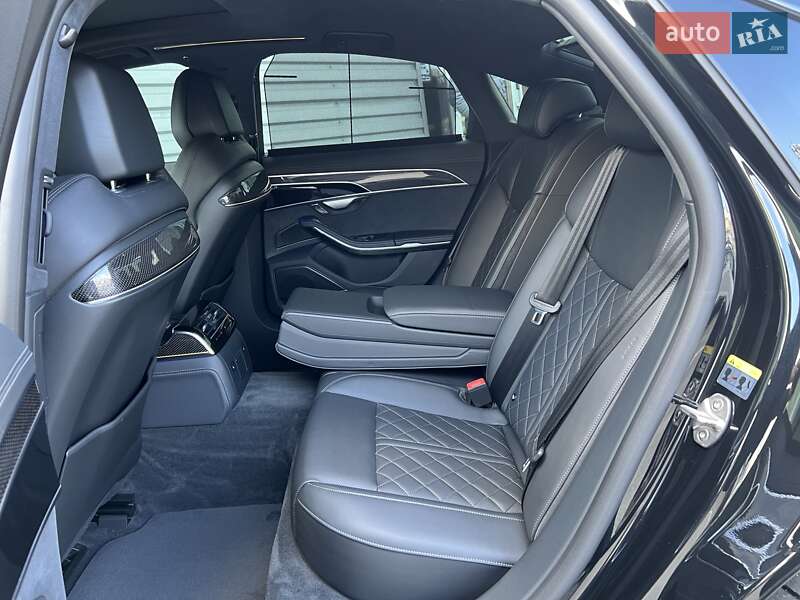 Седан Audi S8 2022 в Киеве