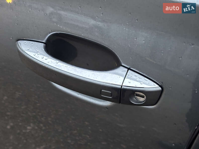 Седан Audi S8 2012 в Киеве фото 10 Седан Audi S8 2012 в Киеве