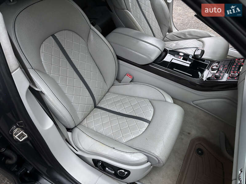 Седан Audi S8 2012 в Киеве фото 27 Седан Audi S8 2012 в Киеве