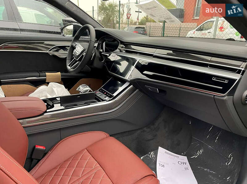 Седан Audi S8 2025 в Киеве