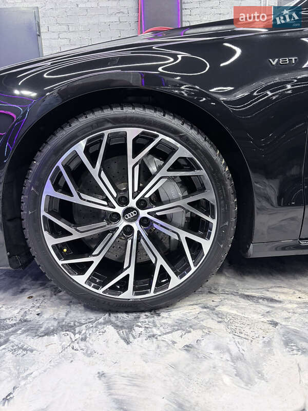 Седан Audi S8 2016 в Києві