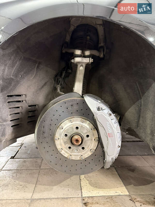 Седан Audi S8 2016 в Києві