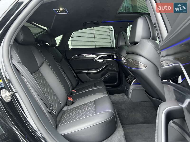 Седан Audi S8 2022 в Киеве
