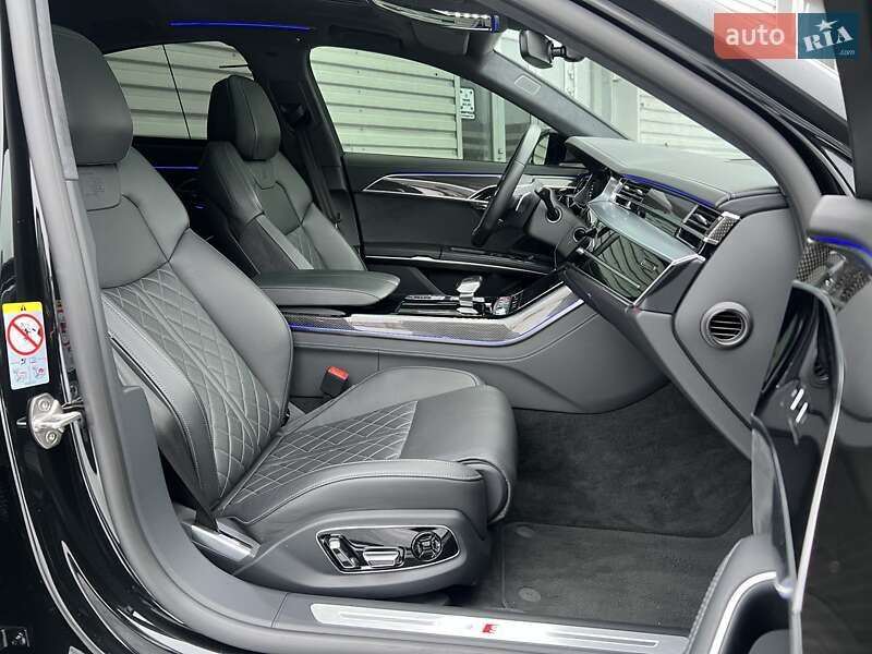 Седан Audi S8 2022 в Киеве