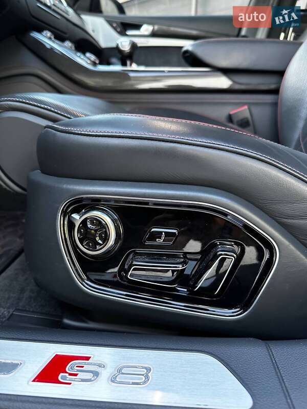 Седан Audi S8 2016 в Києві фото 18 Седан Audi S8 2016 в Києві