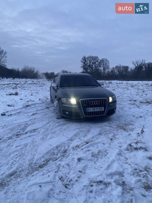 Седан Audi S8 2007 в Лубнах