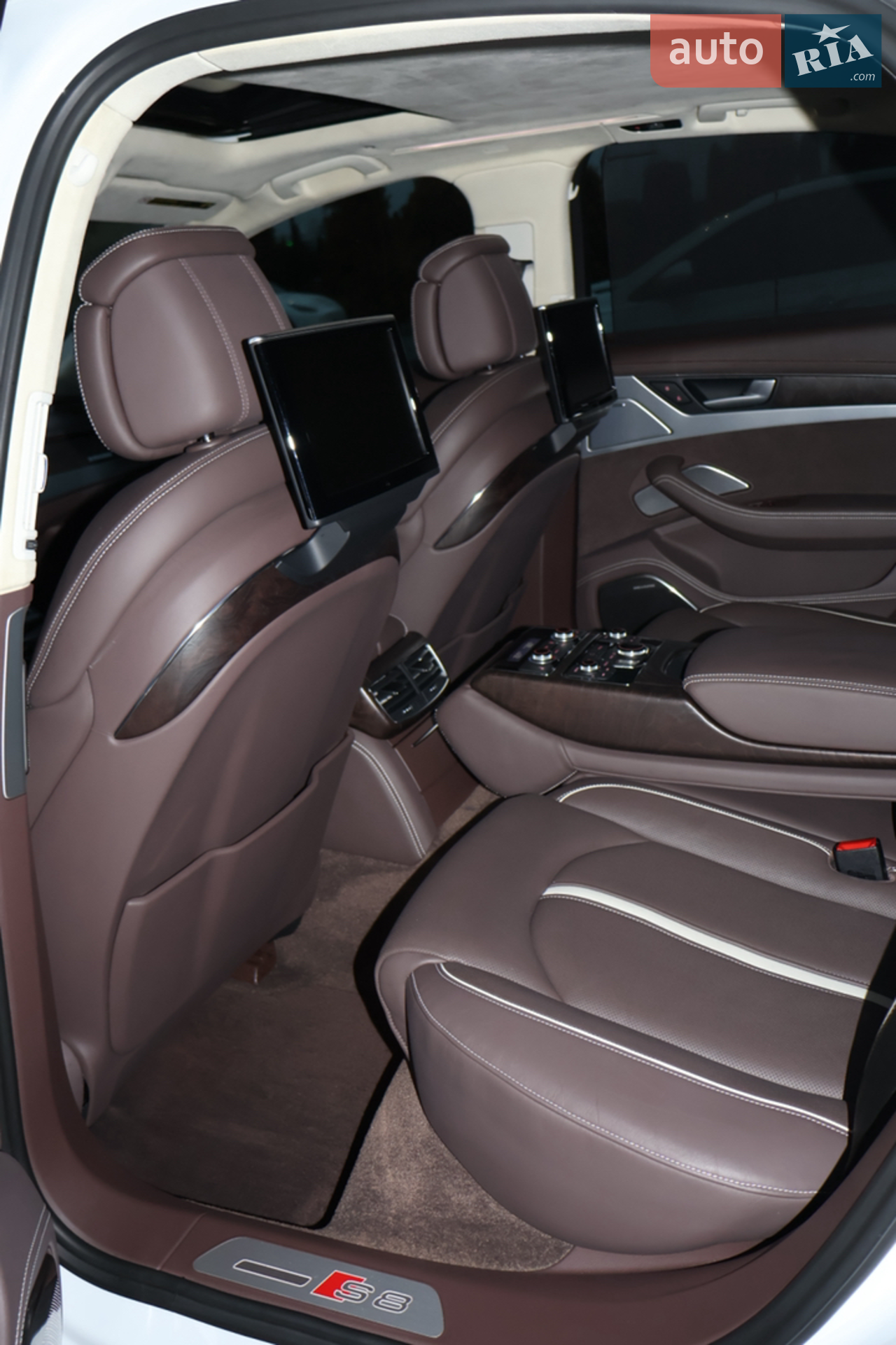 2013 Audi S8 - мініатюра 4