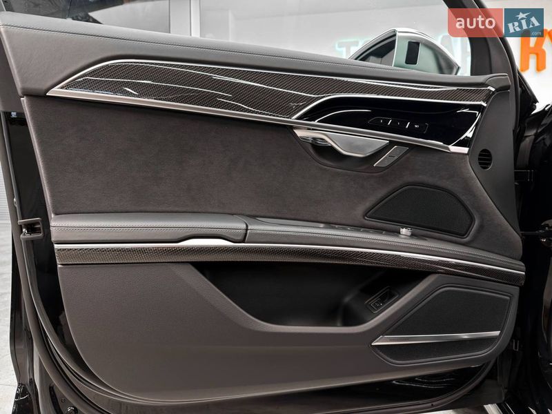 Седан Audi S8 2025 в Києві