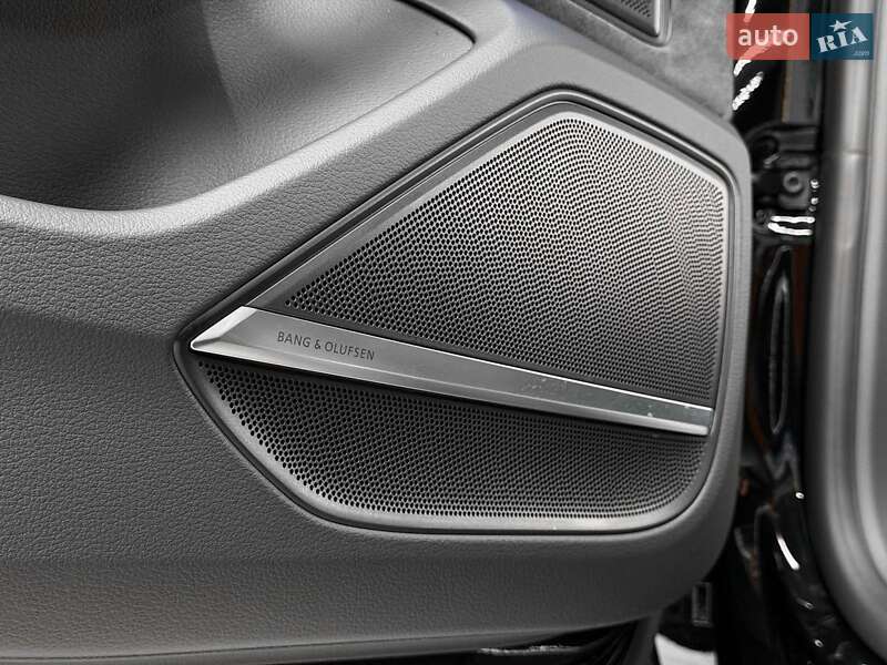 Седан Audi S8 2025 в Києві