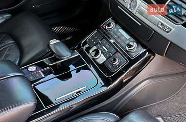 Седан Audi S8 2013 в Виннице