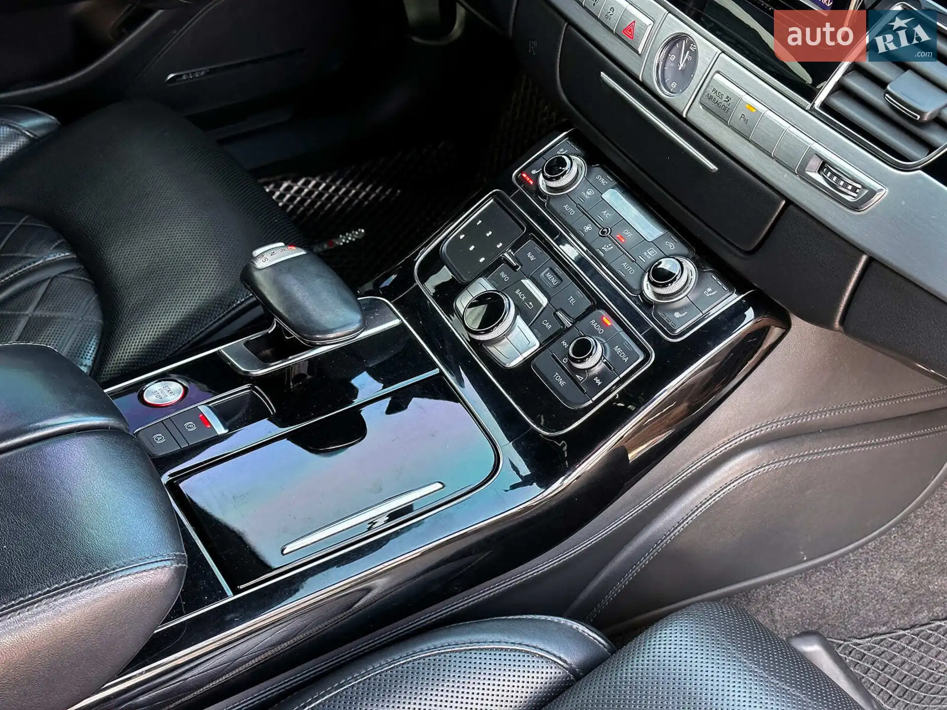 2013 Audi S8 - мініатюра 13