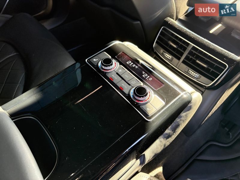 Седан Audi S8 2017 в Киеве