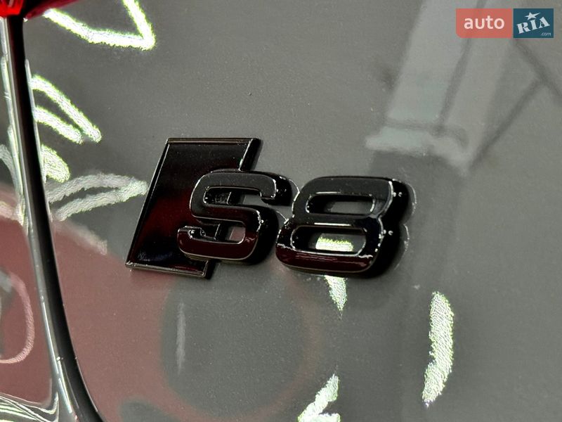 Седан Audi S8 2016 в Николаеве