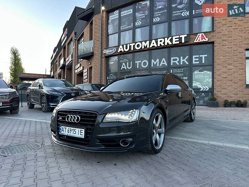 Audi S8 2013