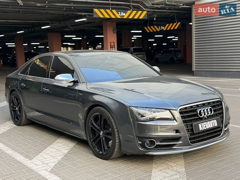 Седан Audi S8 2012 в Киеве