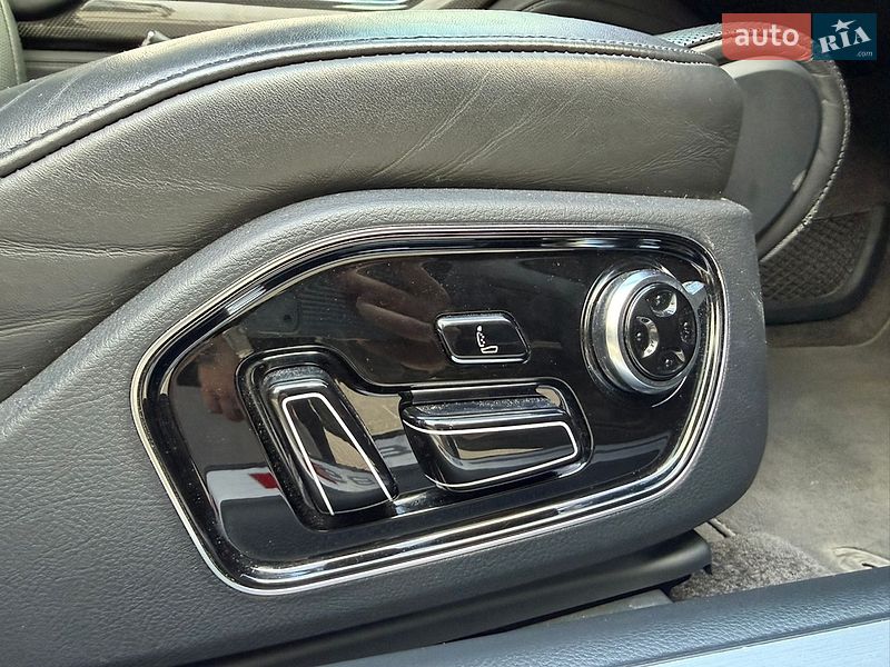 Седан Audi S8 2012 в Киеве