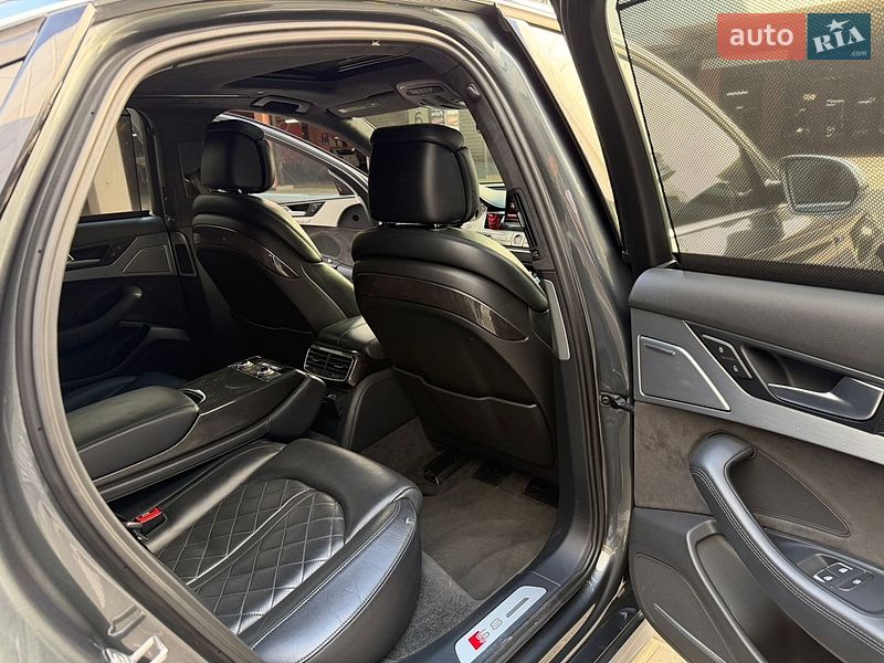 Седан Audi S8 2012 в Киеве