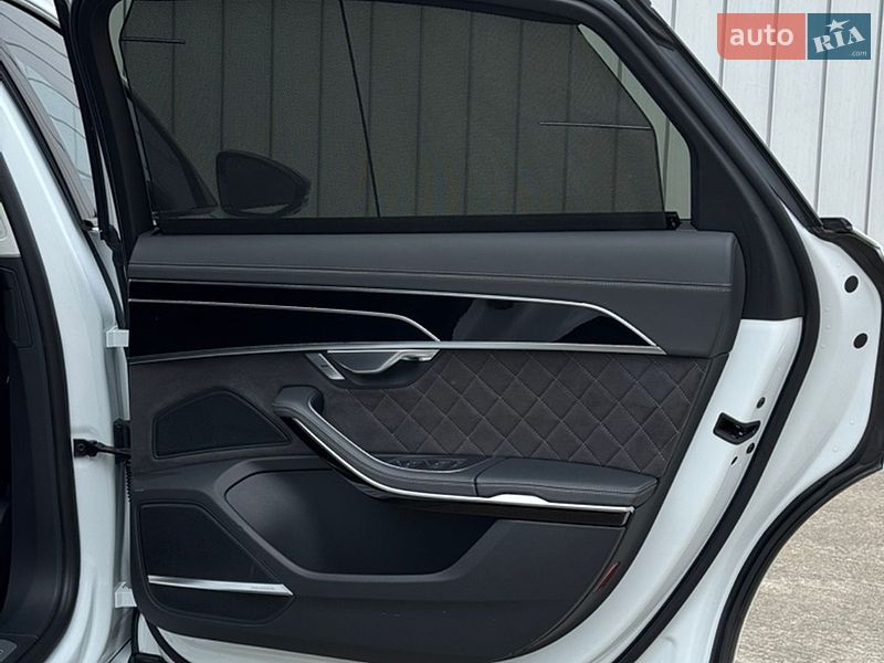 Седан Audi S8 2023 в Черновцах фото 14 Седан Audi S8 2023 в Черновцах