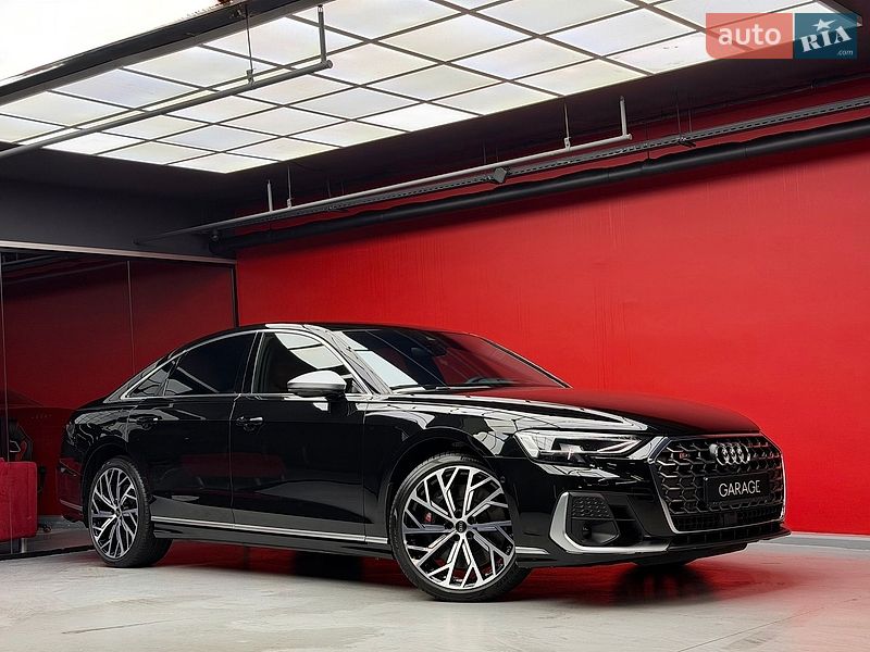Седан Audi S8 2023 в Києві