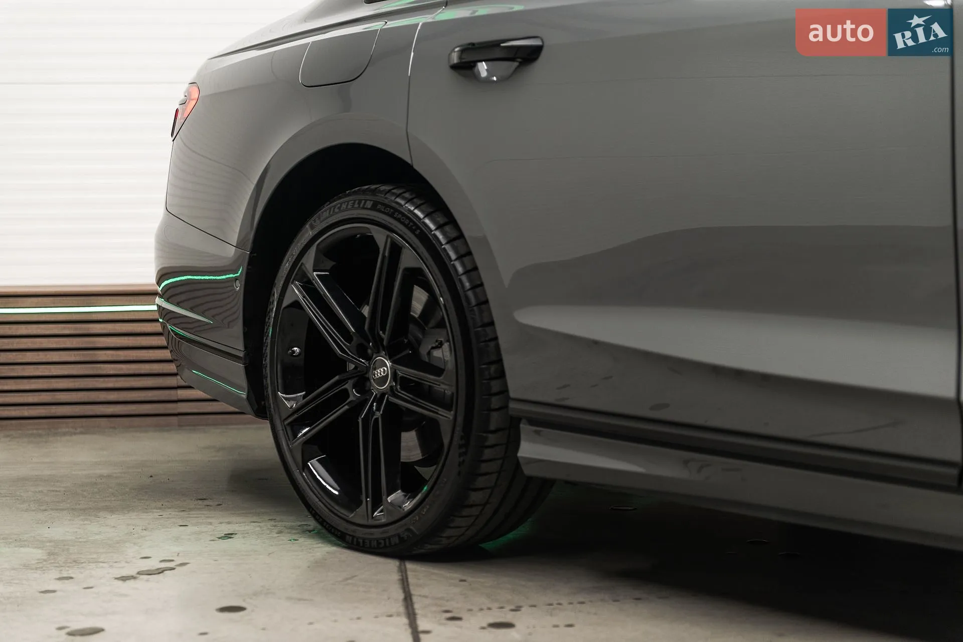 2023 Audi S8 - мініатюра 4