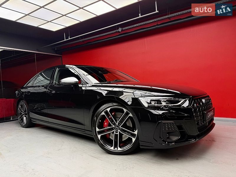 Седан Audi S8 2026 в Киеве