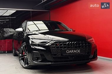 Седан Audi S8 2026 в Киеве