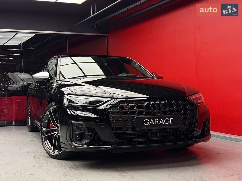 Седан Audi S8 2026 в Киеве