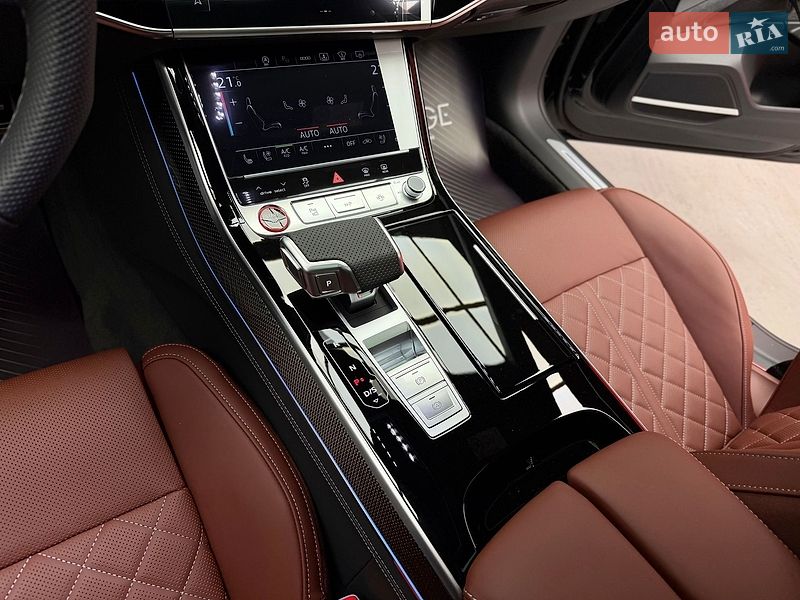 Седан Audi S8 2026 в Киеве